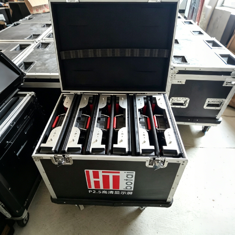 LED indoor P2.9 rental screen is lightweight and easy to install, suitable for weddings, hotels, and event venues
