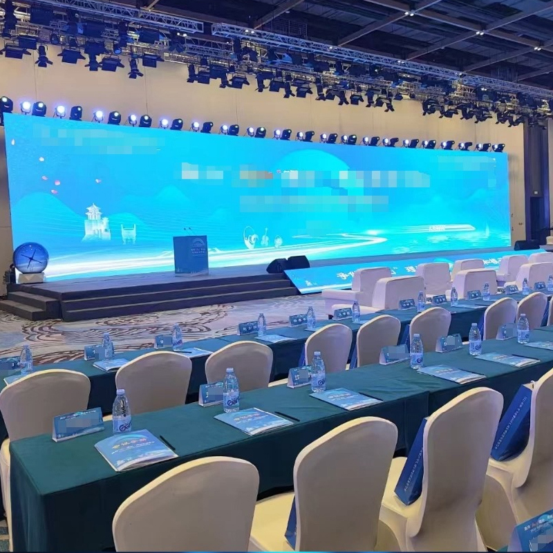 LED indoor P2.6 rental screen is lightweight and easy to install, suitable for weddings, hotels, and event venues